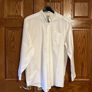 LL Bean men’s white wrinkle resistant Oxford